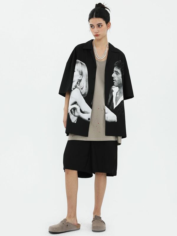 Nadruk portret z motywem Scarface elegancki wygląd amerykański retro wyczucia modnej kwiecista bluzka męskiej odzieży z krótkim rękawem y2k