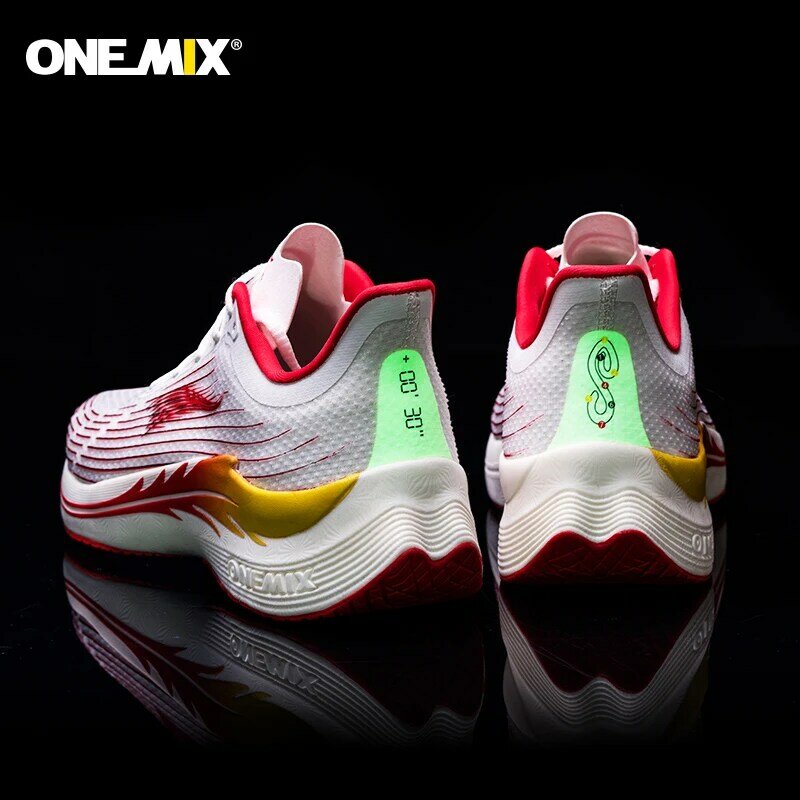 ONEMIX 2023 mężczyzn świecące buty do biegania maraton oddychające sportowe trampki damskie sznurowane siatkowe buty sportowe miękkie włókna węglowe