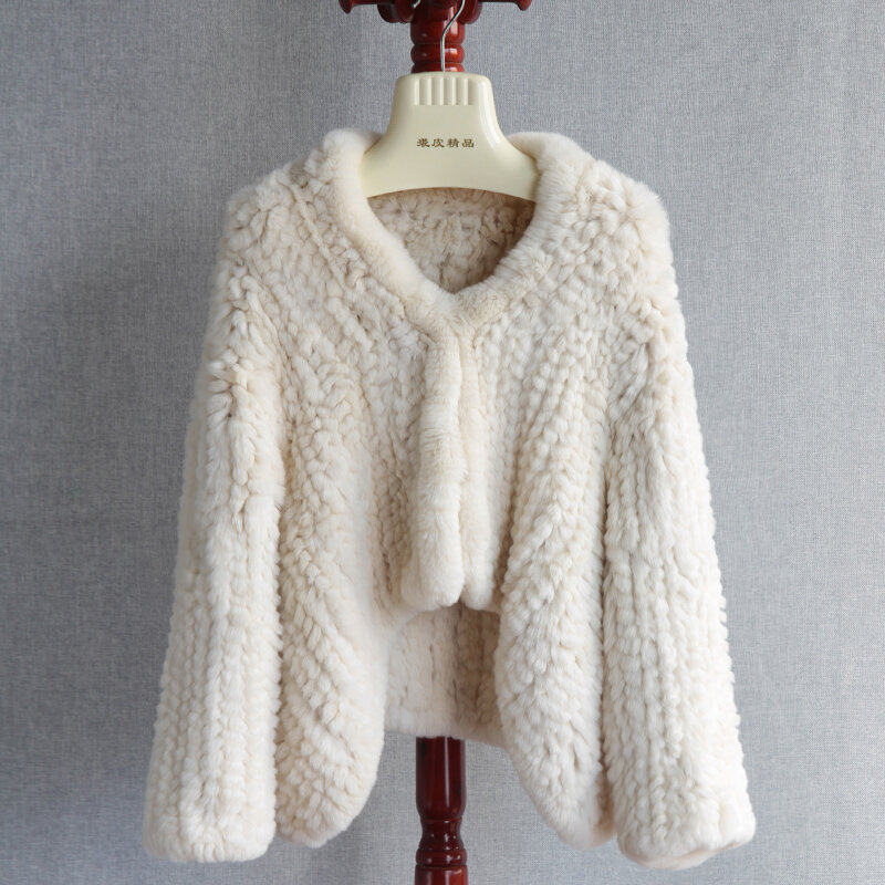 女性用のウサギの毛皮のコート,ルーズニット,カジュアル,ラージサイズ,暖かい本革の毛皮のジャケット,自然な毛皮のアウトドアウェア2023
