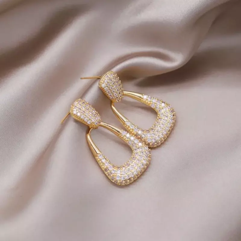 Nuovi gioielli di moda francesi orecchini geometrici di zirconi di lusso placcati in oro 14K eleganti accessori lucidi per la festa nuziale delle donne