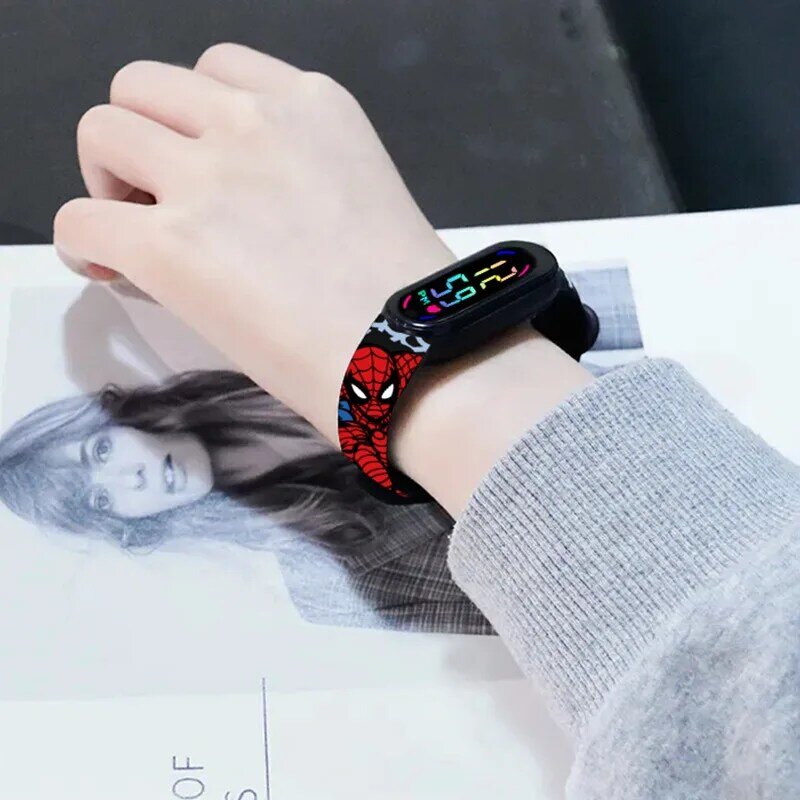 Relojes coloridos de Spiderman para niños, reloj deportivo con pantalla táctil a prueba de agua, reloj electrónico led, pulsera, regalos exquisitos