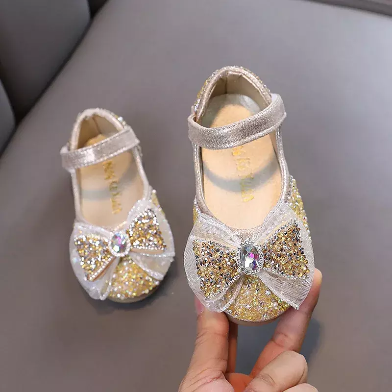 Sepatu kulit putri anak perempuan, sneaker kasual pesta pernikahan, dasi kupu-kupu, mode musim semi musim gugur untuk anak perempuan