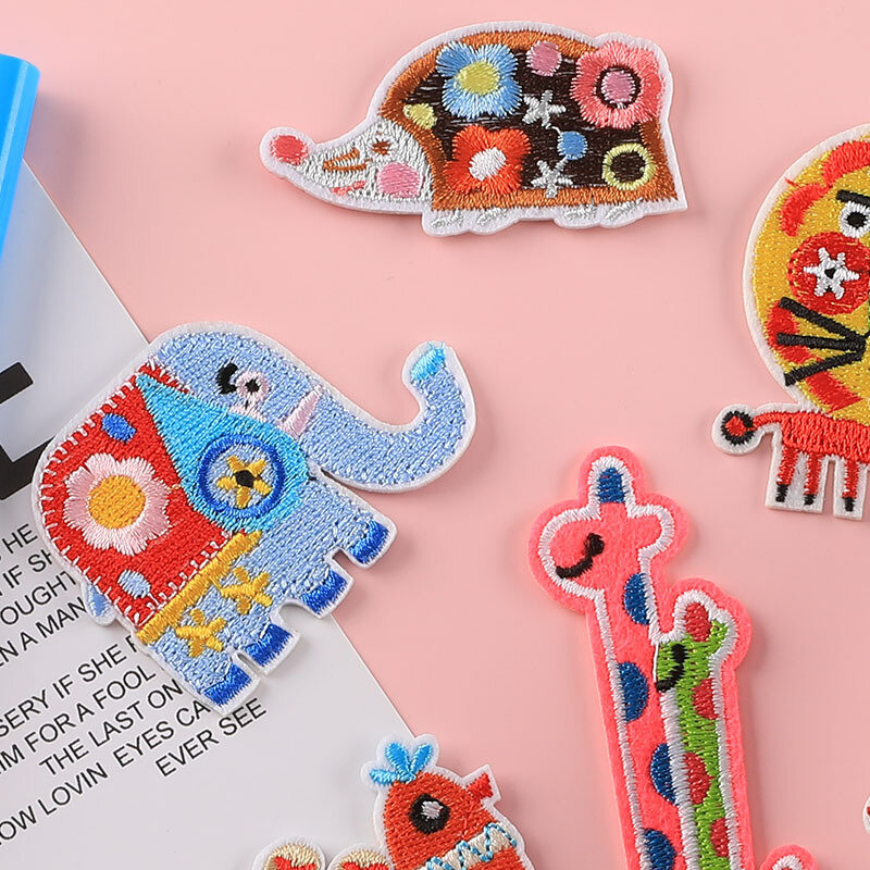 Patch animal bordado de desenhos animados para crianças, DIY Iron-On Patches, emblemas para bolsas, chapéus, sapatos, acessórios de tecido, emblemas para crianças, 2024