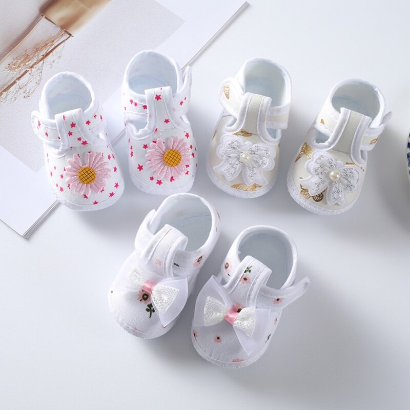 Пинетки для новорожденных девочек, мягкая подошва, обувь для малышей, милая Цветочная обувь с бантом для маленьких девочек