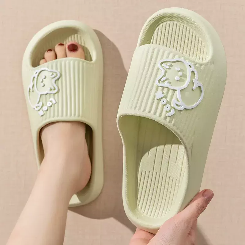 Zapatillas de baño con plataforma antideslizante para mujer, chanclas de dibujos animados de oso, sandalias de playa para interiores y exteriores, verano 2024