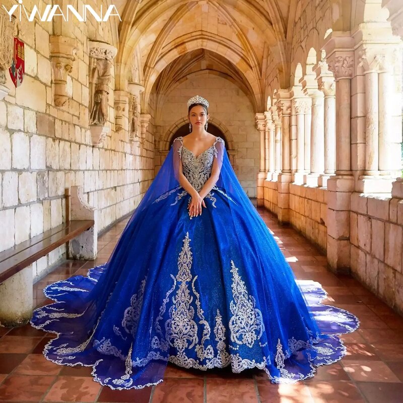 Luksusowy suknie balowe Quinceanera z przezroczysta koronka pociągiem błyszczące kryształowe aplikacje księżniczka długa słodka sukienka 16 przedsionek