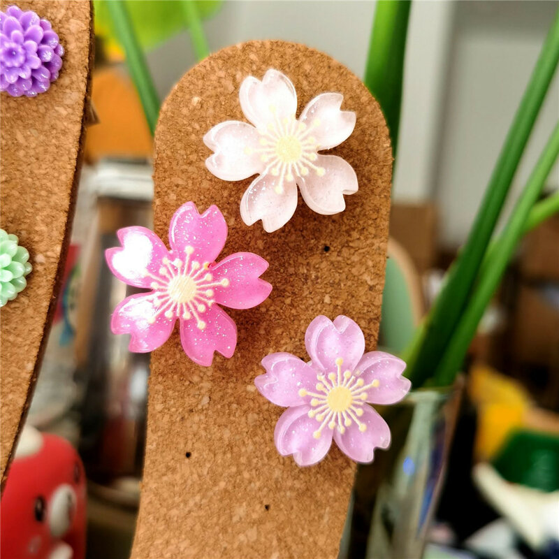 Chinchetas de resina mezcladas con forma de flor, 15/30/40/50/100 piezas, pasadores de empuje, flores, dibujo, tachuelas para fotos, suministros escolares de oficina, Sakura
