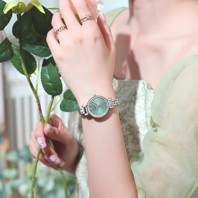 CURREN 여성용 우아한 원피스 시계, 샤이닝 라인스톤, 28mm 다이얼, 쿼츠 손목시계, 고급스럽고 절묘한, 신상