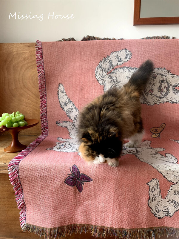 Fun Cartton White Cat Play con farfalla coperta tessuta in cotone tappeto arazzo Home Decro regalo personalizzato copridivano tappeto