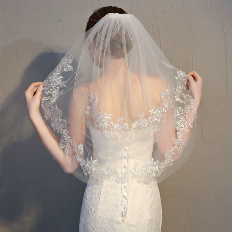 طرحة زفاف قصيرة من الدانتيل بطبقتين ، حجاب زفاف مع مشط ، طول الكوع ، أبيض عاجي