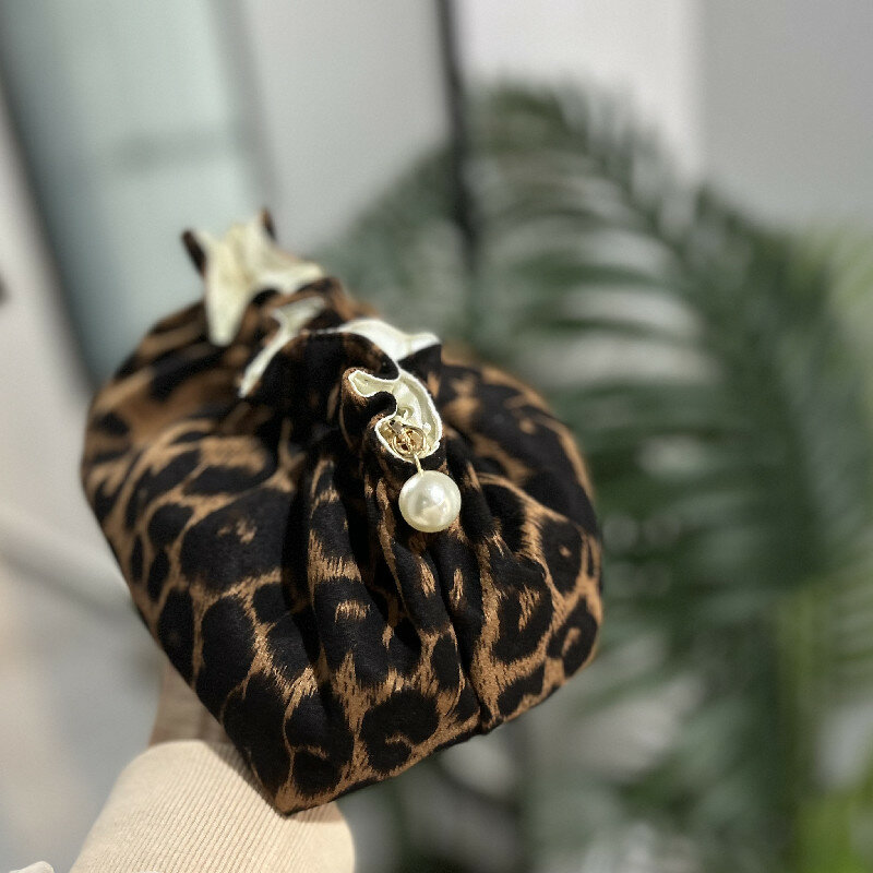 Bolsa de maquillaje con cremallera y perlas para mujer, organizador de viaje de gran capacidad, bolsa de maquillaje con estampado de leopardo, regalo