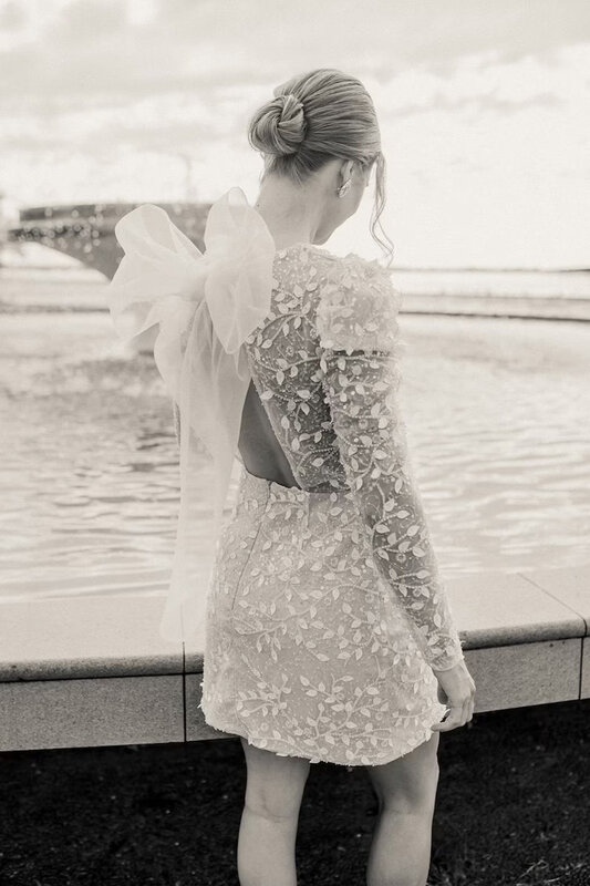 Пляжное кружевное короткое свадебное платье мечты с V-образным вырезом с длинным рукавом с бантом Мини с открытой спиной бисером платье невесты выше колена Свадебные платья
