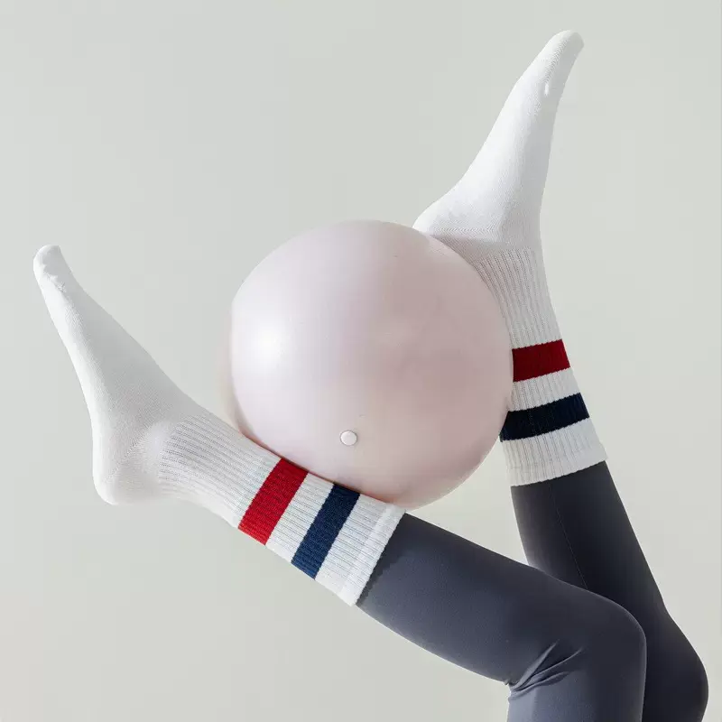 Neue Silikon Anti-Rutsch-Yoga-Socken Frauen bunt gestreifte Ballett Pilates Socken Baumwolle atmungsaktive Fitness Fitness Tanz Sport Socken