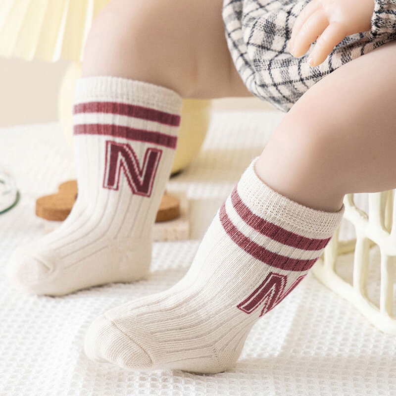 Kinder Kleinkind Söckchen weich atmungsaktiv niedlich Brief druck Crew Socken elastisch gehen kurze Socken für Baby kleidung Zubehör