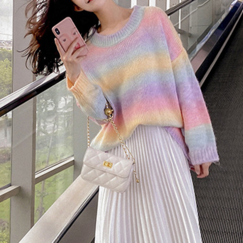 Женский трикотажный пуловер в радужную полоску, с круглым вырезом