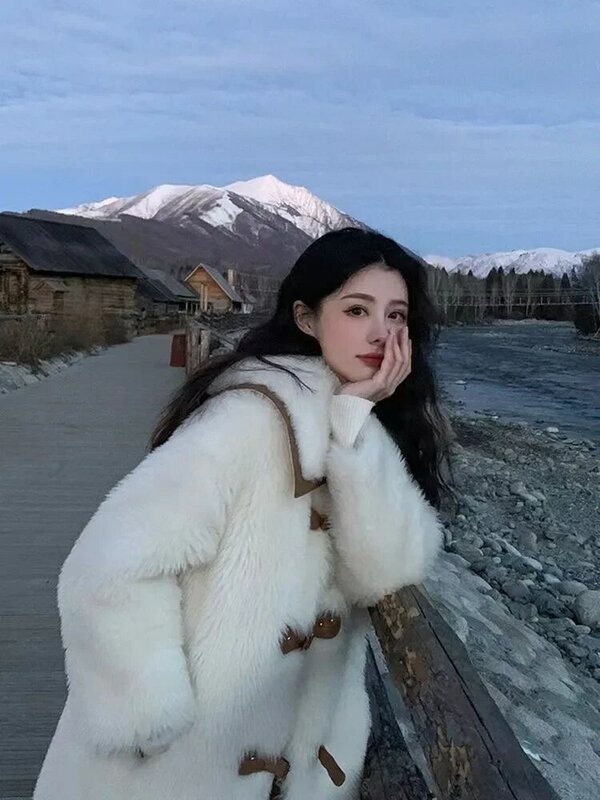Casaco de lã de cordeiro coreano para mulheres, casaco de pelúcia feminino, acolchoado solto jovem, estilo fino, branco, pele integrada, inverno