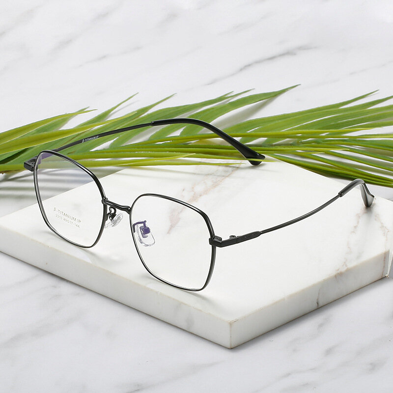 B rama tytanowa kwadratowa ramka w stylu retro można dopasować do okulary dla osób z krótkowzrocznością