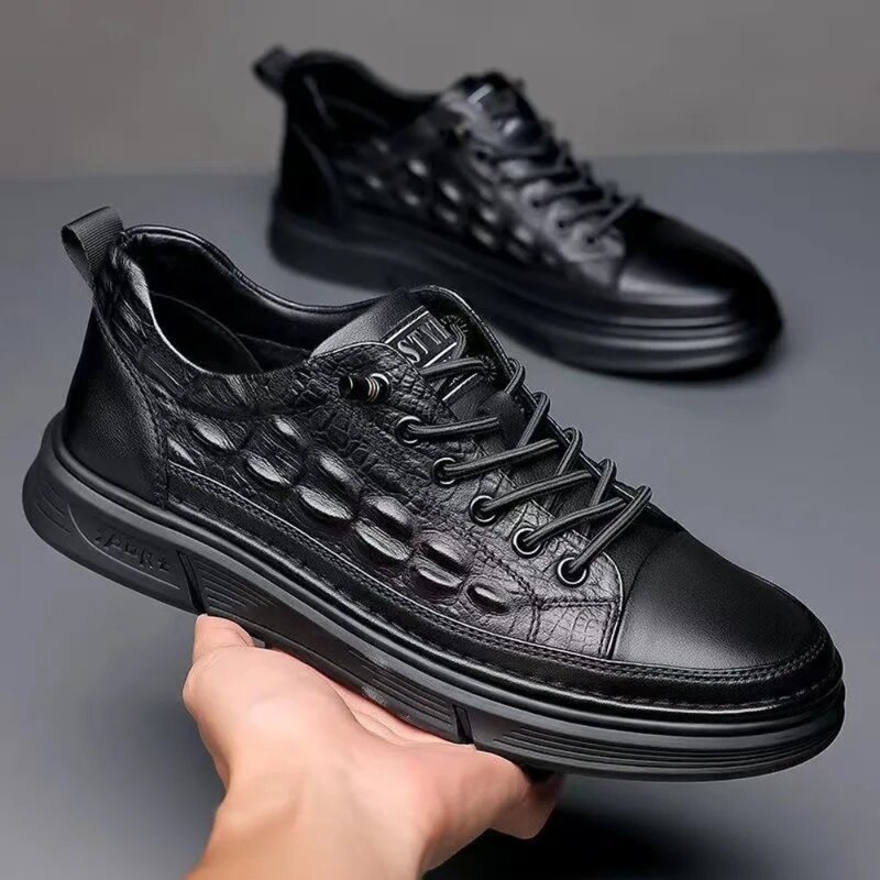 Sepatu desainer pria sepatu kulit musim semi musim gugur sepatu kasual baru mode sol lembut olahraga kasual pola buaya sepatu papan
