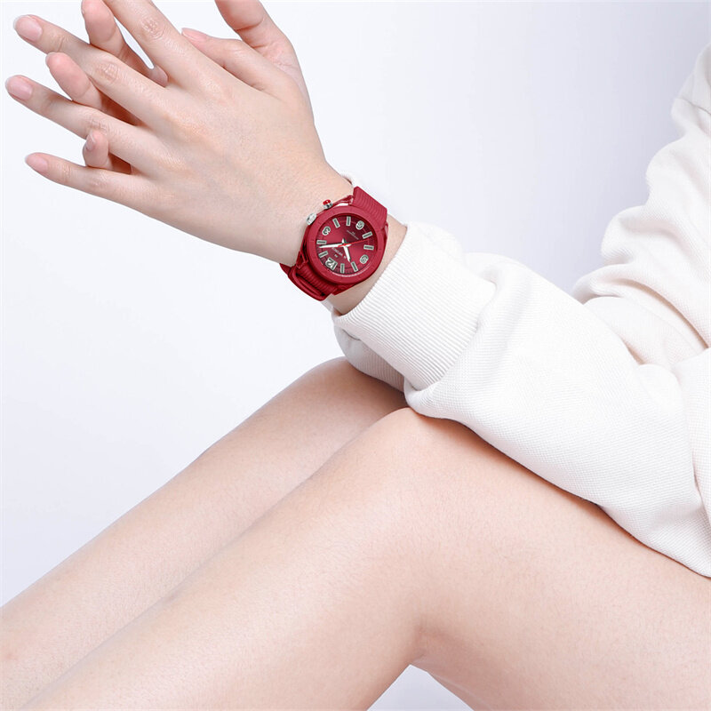 NAVIFORCE nowy Design modny damski zegarek na rękę wysokiej jakości wodoodporny silikonowy damski zegarek kwarcowy Dress Casual damski zegar