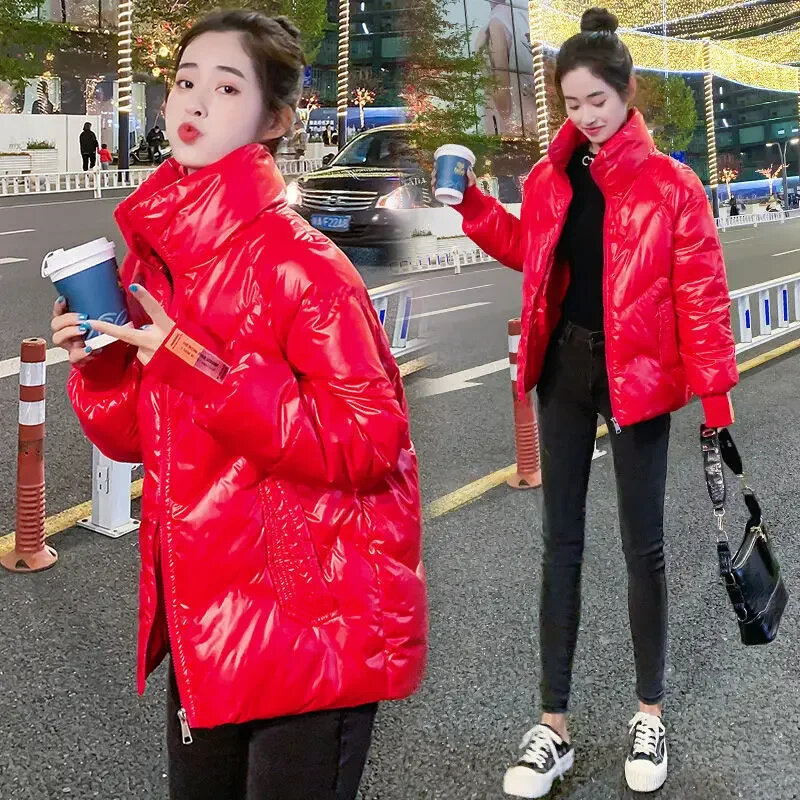 Bawełniany płaszcz damski krótki stójka 2024 nowa zimowa koreańska wersja błyszcząca luźna bawełna kurtka pikowana damski przypływ