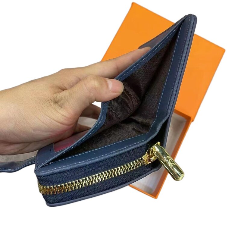 Bolsa de cartão de identificação integrada para fêmea, bolsa quadrada pequena estilo curto, bolsa multifuncional Little Bear Coin