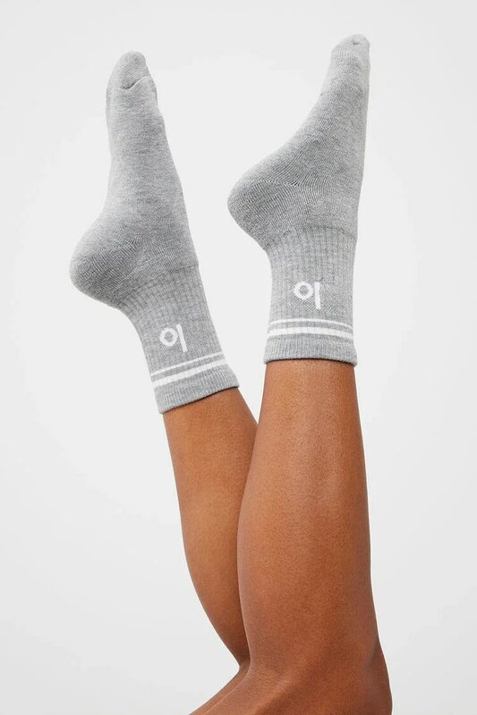 LO Yoga-جوارب قطنية مخططة بطول متوسط ، جورب رياضي يسمح بمرور الهواء ، لون سادة للنساء ، أبيض وأسود