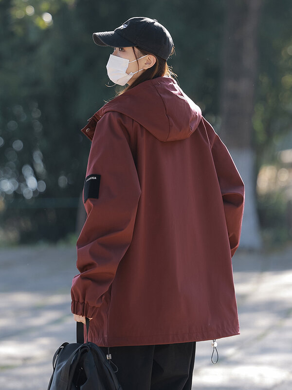 2024 nuova giacca primaverile da uomo moda coreana Unisex giacca a vento con cappuccio Multi-tasche giacche Casual cappotto oversize Plus Size 8XL