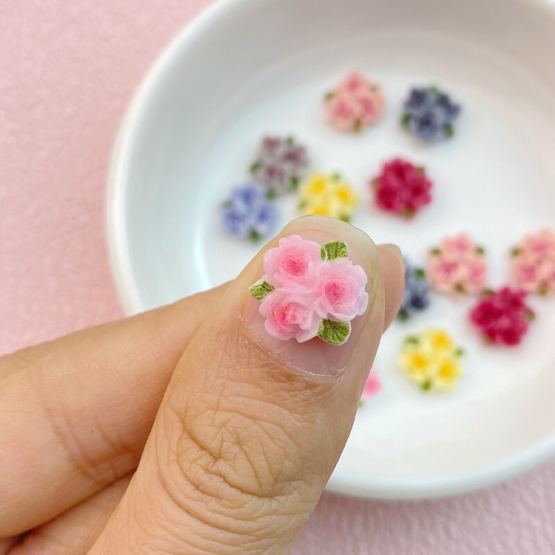 50Pcs New Cute Three Color Flower Series resina Flatback Ornament Jewelry Making Manicure Hairwear Accessorie
