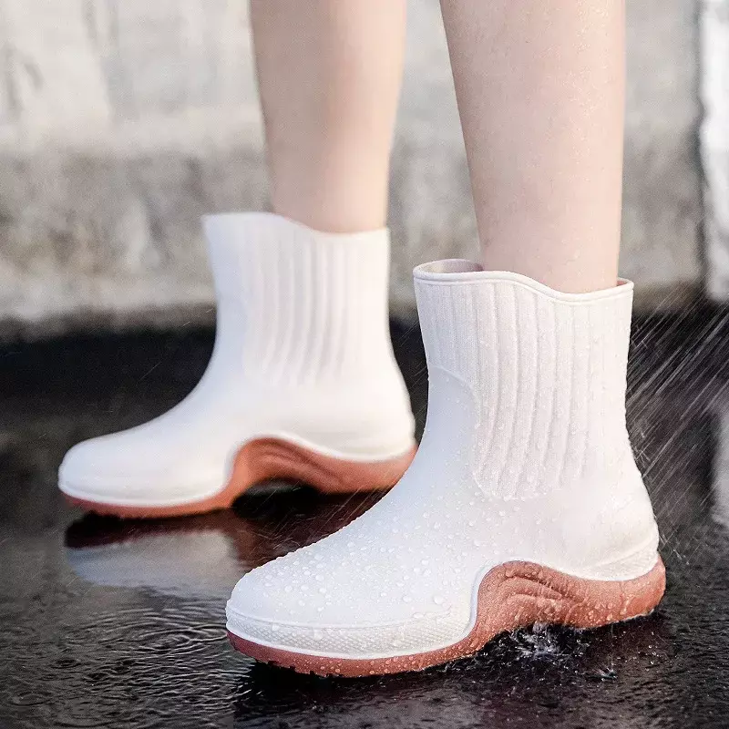 Sepatu bot hujan wanita, sneaker bot karet anti slip tahan air harian hangat 2024