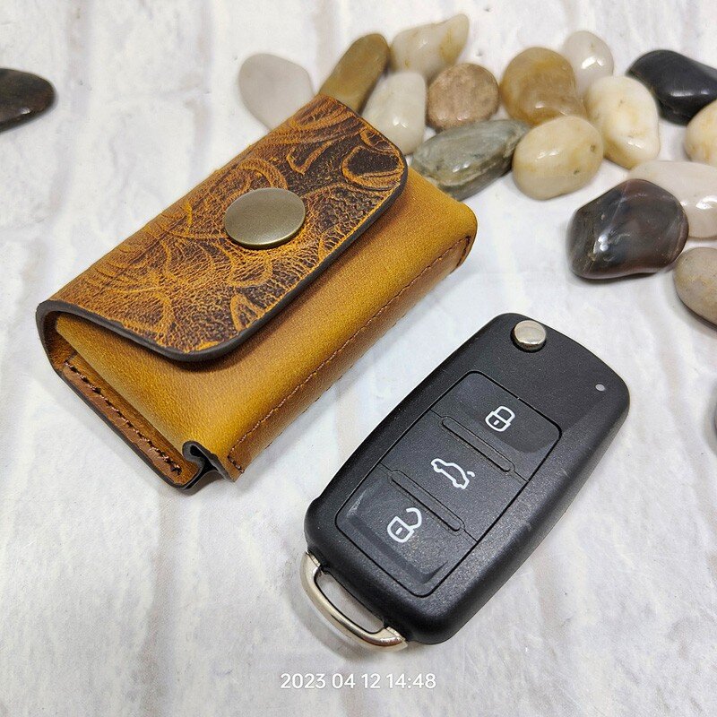 Funda de cuero auténtico para llaves de coche, bolsa de estilo Retro con cinturón Horizontal, Mini Paquete de cintura, organizador de llaves FHD para hombre