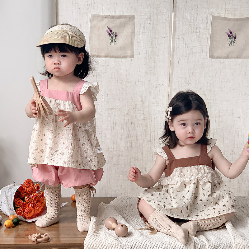 2024 letnie niemowlęta dziewczynki 2 sztuki zestaw ubrań latający rękaw kwiatowy koszulki z nadrukami jednolity bufiasty garnitur małe dziewczynki stroje