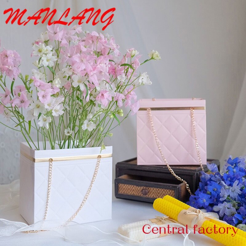 Scatola regalo quadrata di lusso piega scatole per sacchetti di carta per imballaggio di fiori mazzi di Rose scatole di fiori con catena