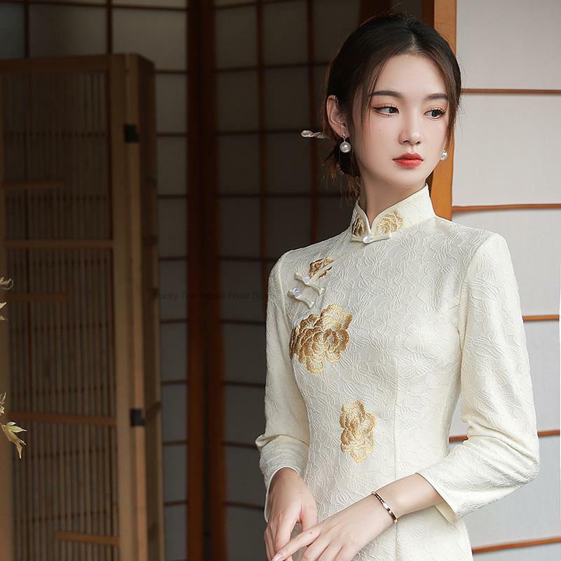 Peningkatan gaun Cheongsam wanita musim semi dan musim gugur 2023 baru Retro elegan dan seksi celah panjang bordir cheongsam