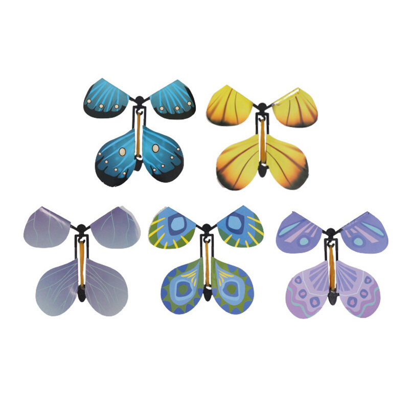 Filhotes de borboleta voadora em uma borboleta, uma borboleta de liberdade, adereços mágicos infantis novos e exóticos