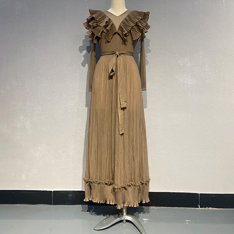 Faltiges Kleid mit gekräuselter Kante 2024 neue plissierte Damen bekleidung sieht schlank und stilvoll aus