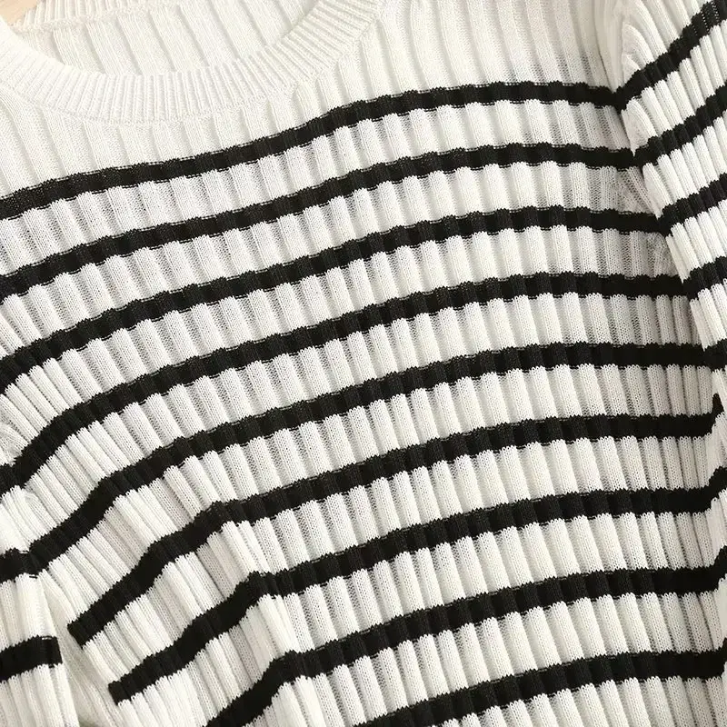 Suéter listrado de mangas compridas feminino, versão justa, pulôver de botões requintado, top chique, 2 cores, retrô, casual, brincalhão, moda, 2023