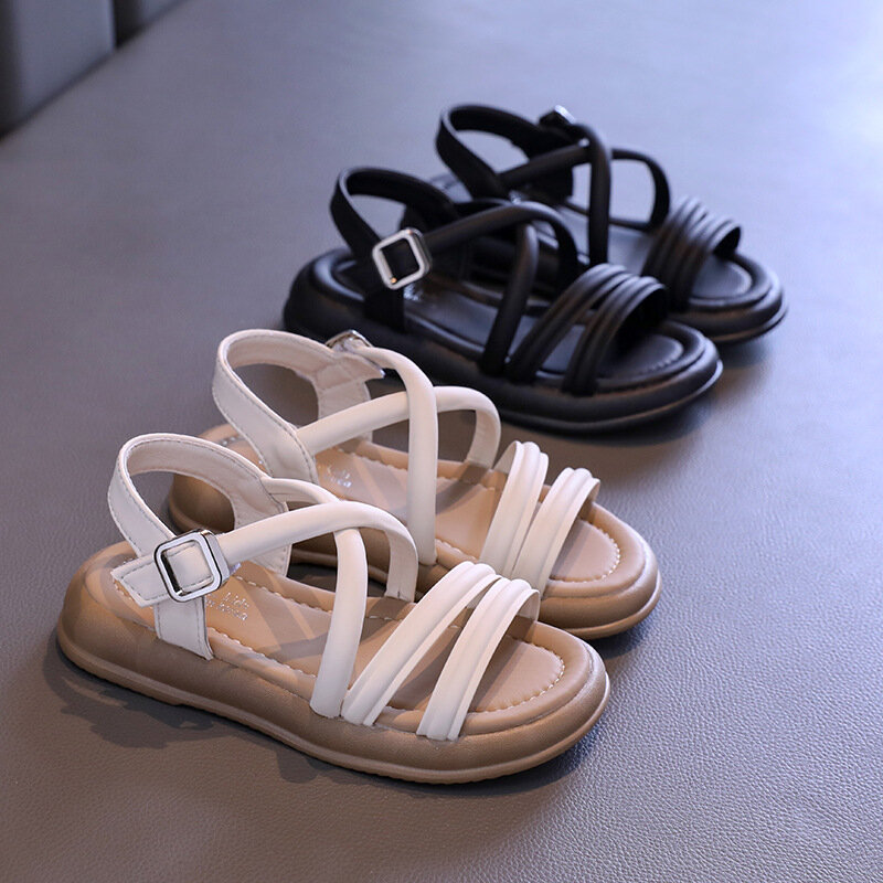 Letnie klapki dla dzieci 2024 nowe dziewczęce sandały plażowe z odkrytymi palcami modne casual Kids grube wycięcia w szkole dolnej rzymskie sandały