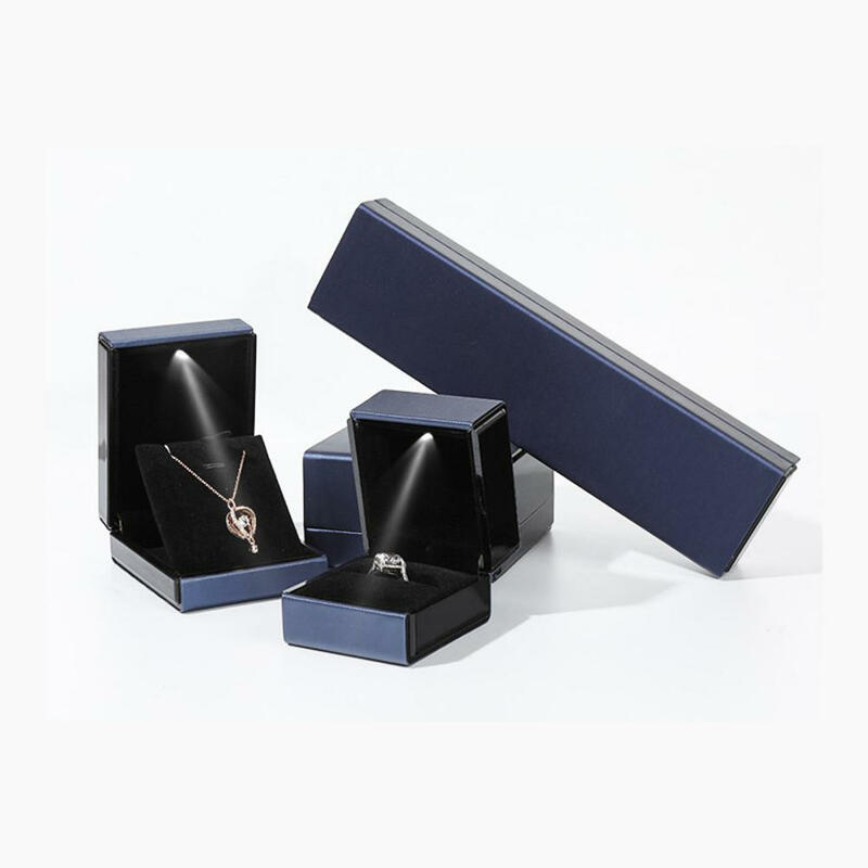 Nuova scatola di imballaggio per gioielli con luce a LED proposta anello ciondolo collana custodia regalo espositore in pelle spazzolata borsa Tote in peluche