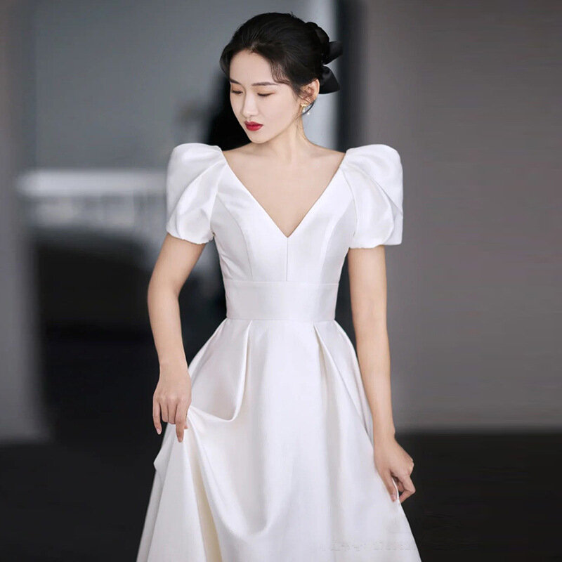 女性のための白いサテンのウェディングドレス,花嫁のためのセクシーなVネックのロングドレス,フォーマルなイブニングドレス,夏,2023