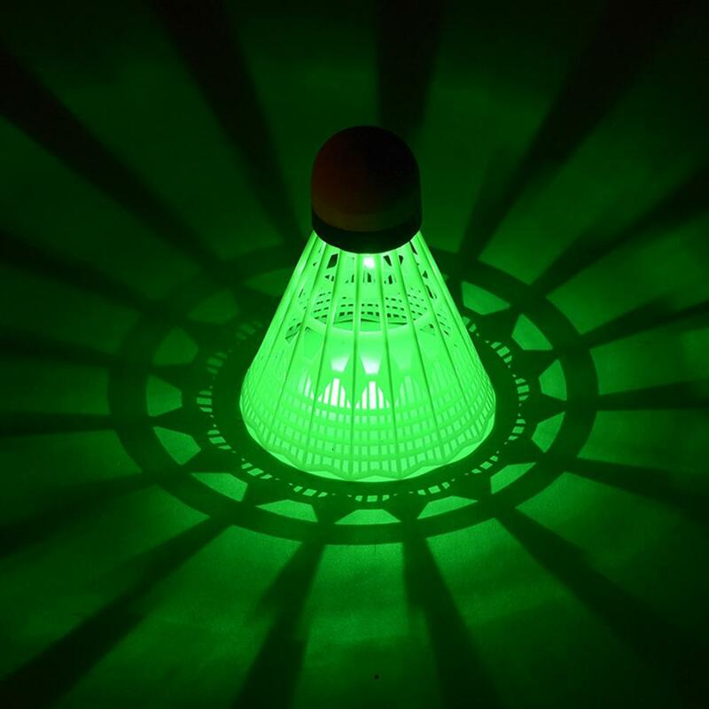 LED 라이트 업 배드민턴 공 다채로운 LED 폼 플라스틱 스포츠 배드민턴 셔틀콕, 어린이 발광 배드민턴 세트, 6 개/세트