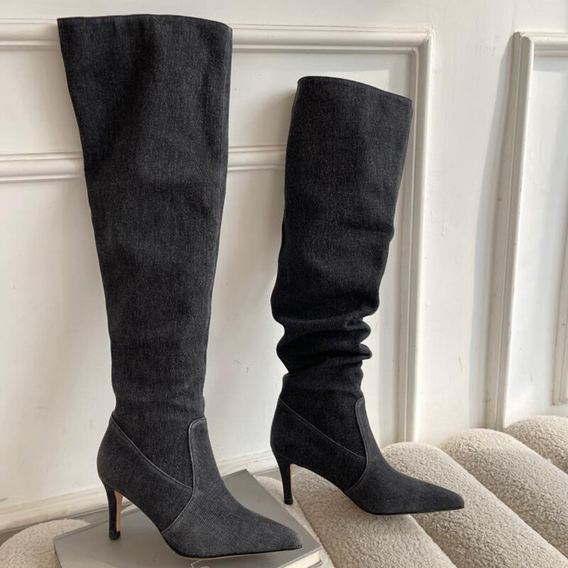 BOOTS DENIM ส้นสูงมีจีบสำหรับผู้หญิงกางเกงยีนส์2023ฤดูใบไม้ร่วงรองเท้าบูทคาวบอยสูงถึงเข่าสีฟ้าบางยาว botas feminina