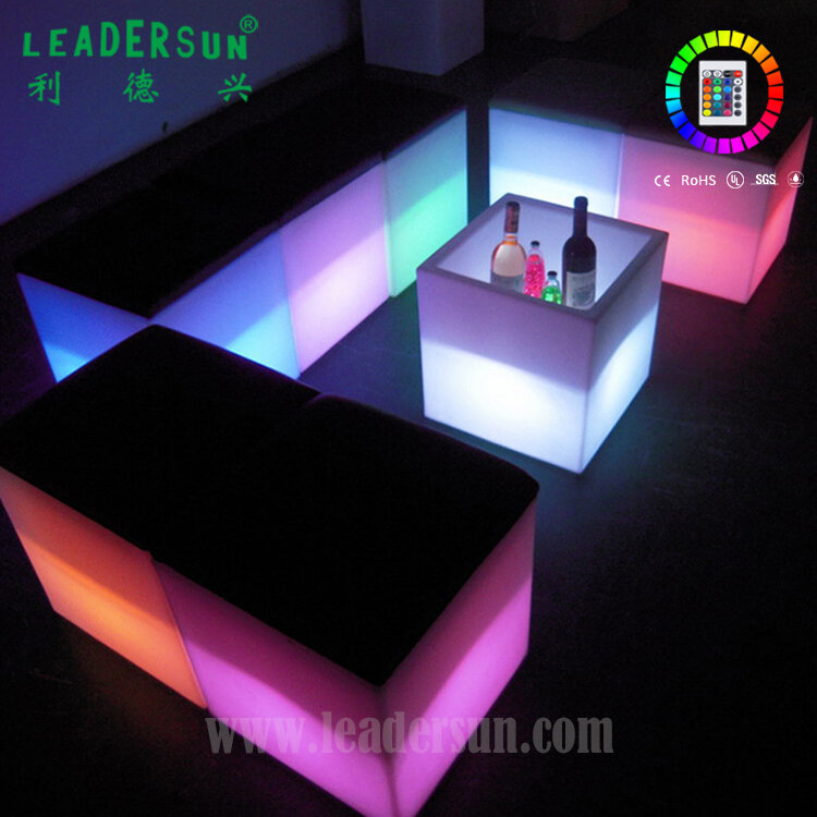 어메이징 이벤트 파티 나이트 클럽 호텔 바, 밝은 16 색 리모컨 다채로운 LED 큐브 좌석 의자 쿠션 포함