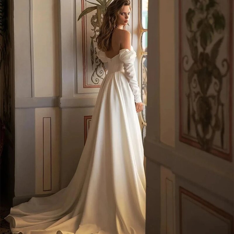 Elegant satin wedding dress 2024 charming sleeveless ball dress classic strapless floor mopping evening dress 2024