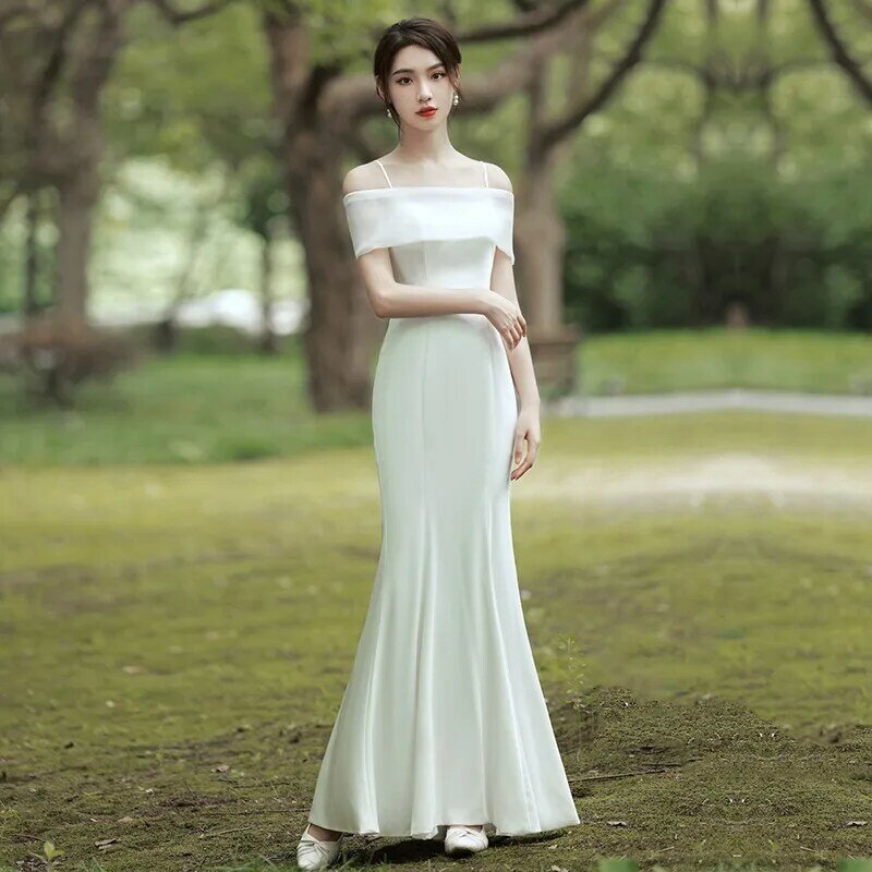 2024 nuovo semplice ed elegante vestito da ricevimento Sexy Spaghetti Strap abiti da sposa per donna comodi abiti da sposa spose in raso