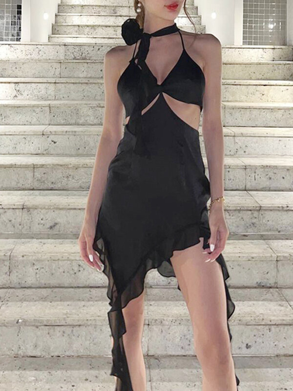 Gaun Mini Bodycon Halter Y2K seksi dengan potongan desain punggung terbuka kerutan tidak beraturan dan Detail pinggiran untuk pesta wanita