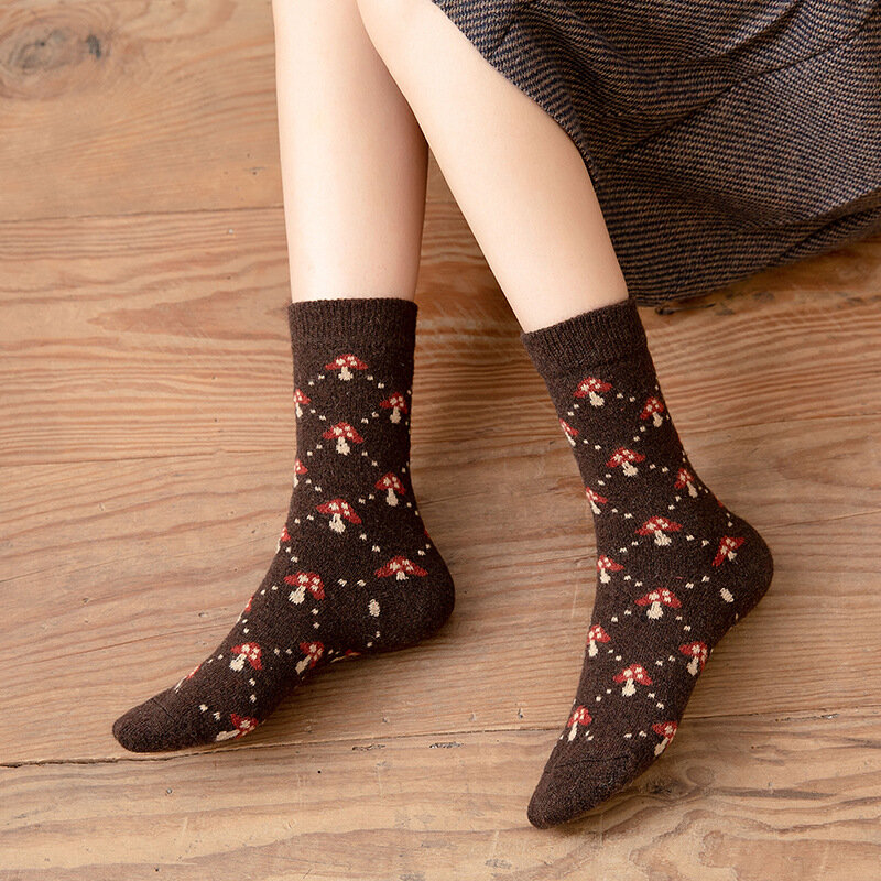 1 paire de chaussettes en laine de cachemire épaisse pour femme, nouvelle collection automne hiver, style Harajuku rétro, couleur café, chaussettes longues thermiques, chaussettes d'équipage pour filles