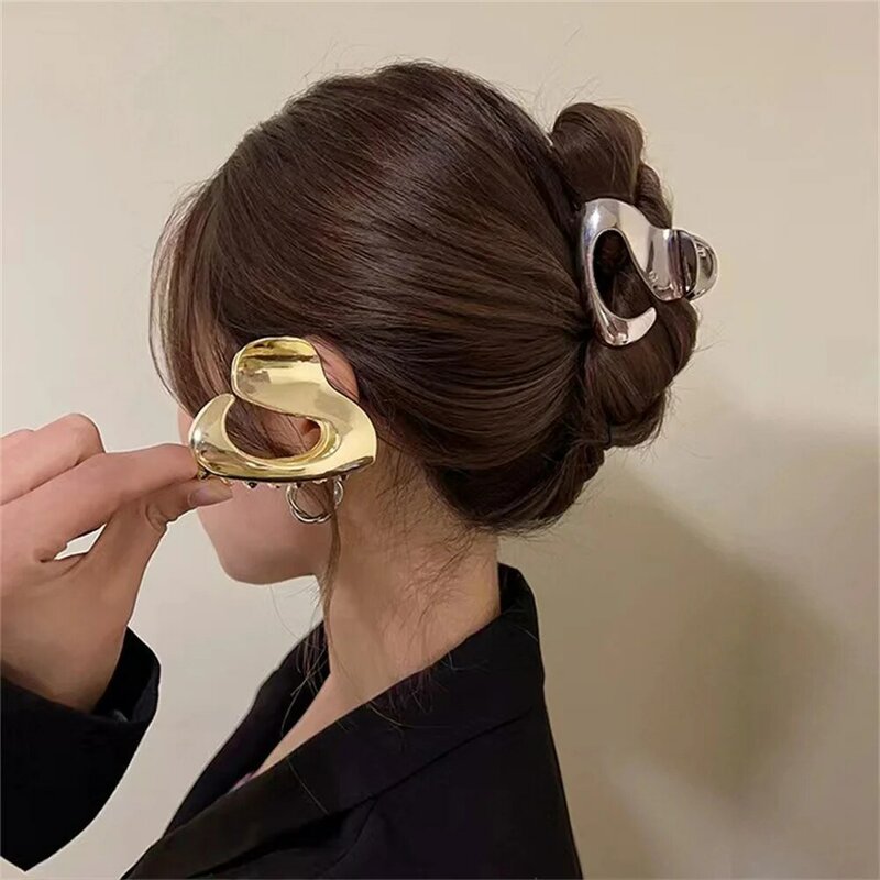 Minimalist Hollow Out Metal Hair Grab Clip French Back Spoon Shark Clip Headwear Light Luxury Curly Hair Claw Hair Accessory