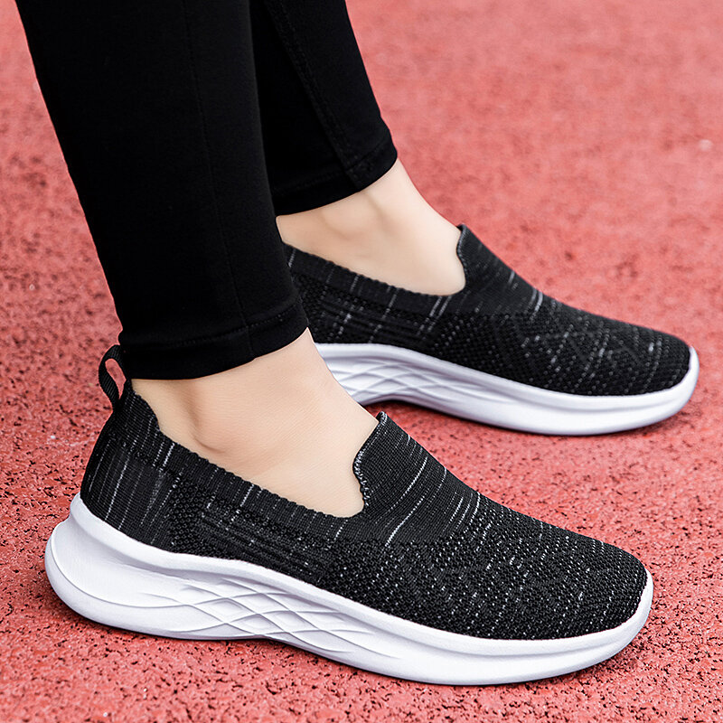 أحذية مشي نسائية أحذية رياضية للجري في الهواء الطلق خفيفة الوزن غير قابلة للانزلاق أحذية رياضية قابلة للتنفس أحذية بدون كعب ناعمة سوداء