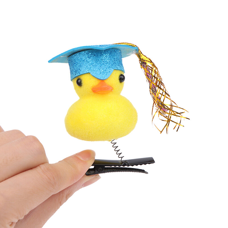 1pc kreskówka śmieszne dzieci 3D Dr kapelusz mała żółta kaczka pluszowa szpilka do włosów akcesoria klips fryzjerski zwierząt nakrycia głowy losowe