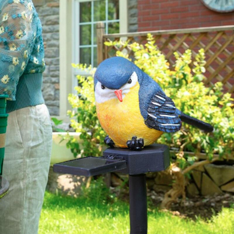 Solar Light Garden Sculpture Landscape Lighting Bird Statue Resin Bird Figurine Lamp for Patio Farmhouse Pathway Lawn Fence